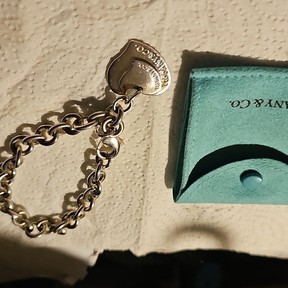 Tiffany & Co. Silver Heart Pendant Bracelet 8 Inch